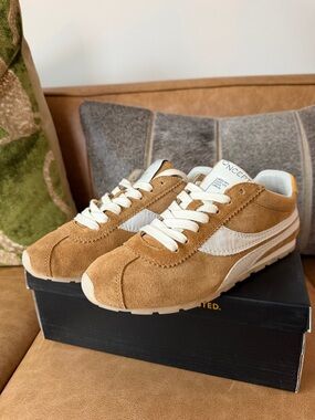 Oncept Women’s Size 6, Like New !